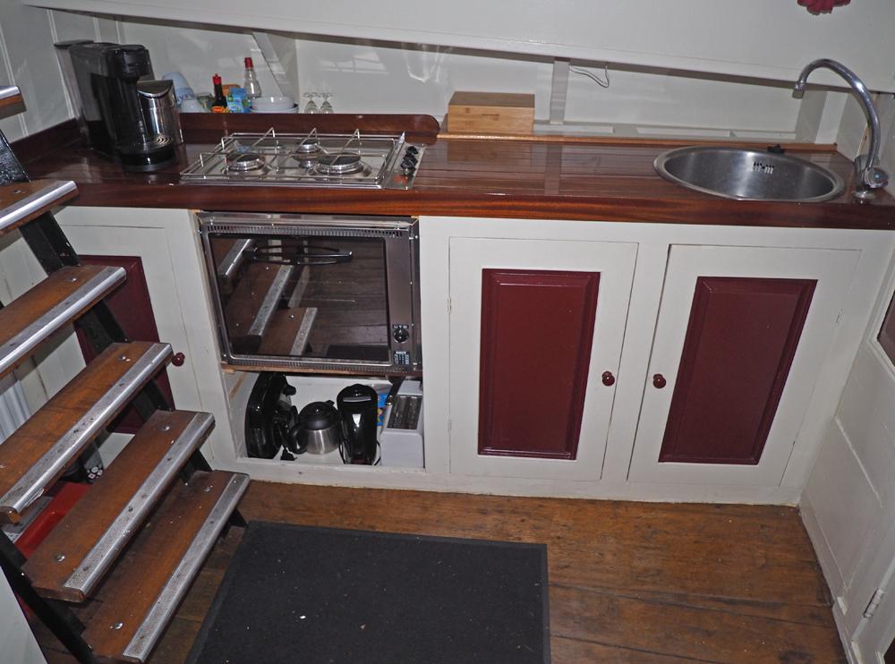 Aft cabin, Accommodation